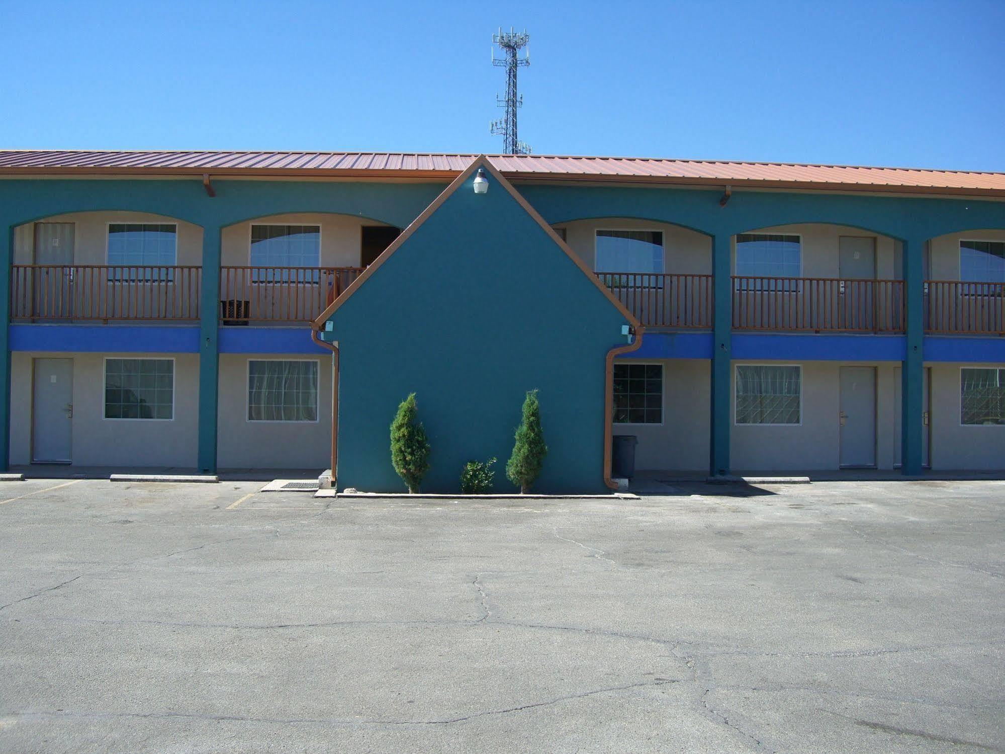 La Hacienda Inn Артижа Экстерьер фото